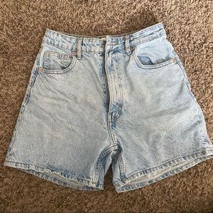 Zara Mom Fit Shorts !